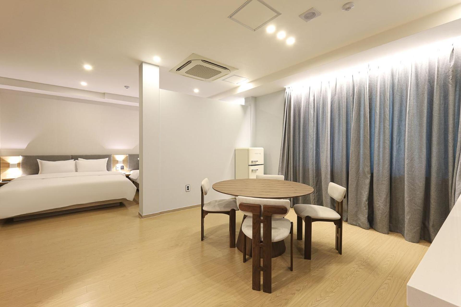 Hound Hotel Changwon Εξωτερικό φωτογραφία
