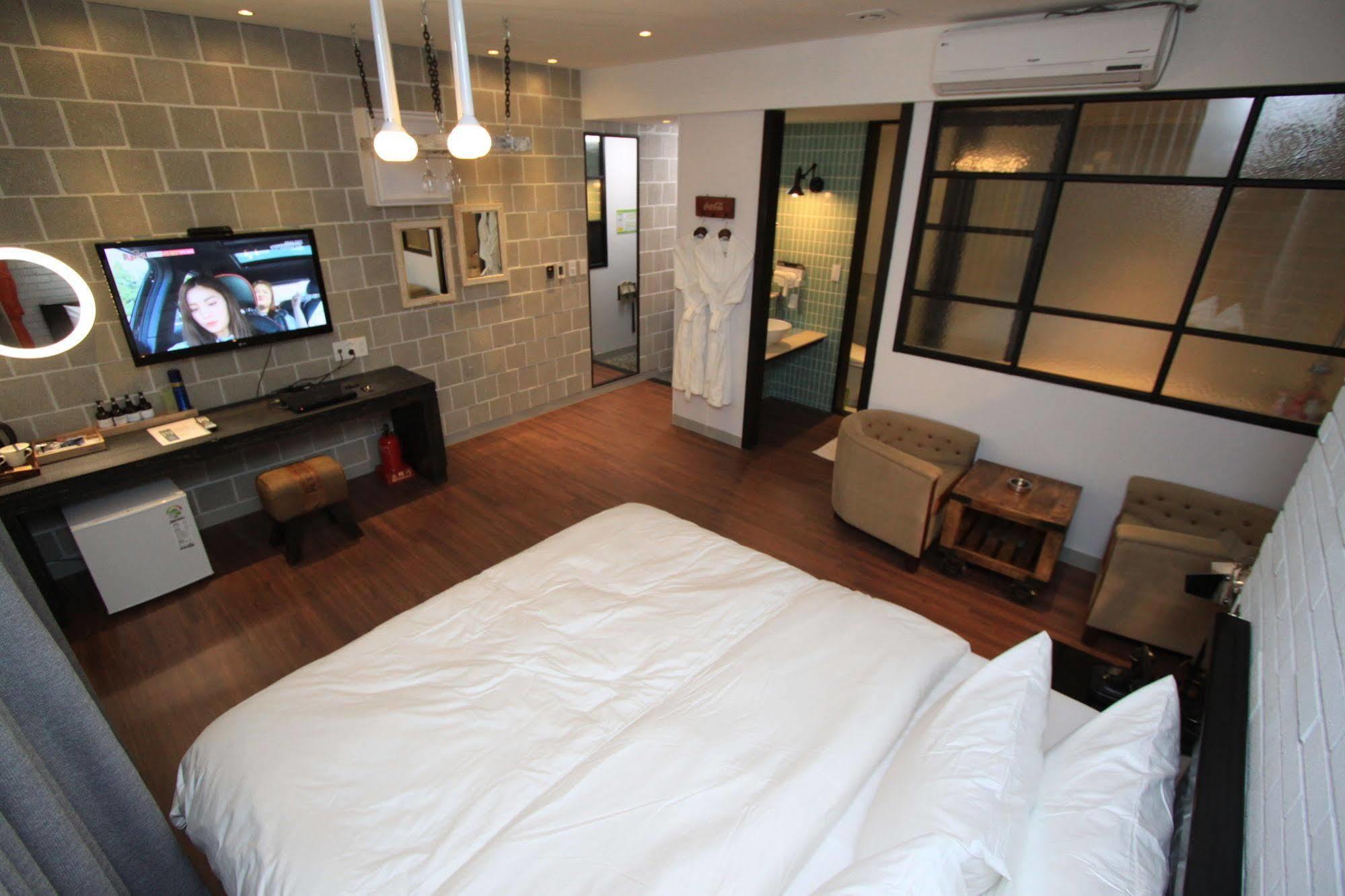 Hound Hotel Changwon Εξωτερικό φωτογραφία