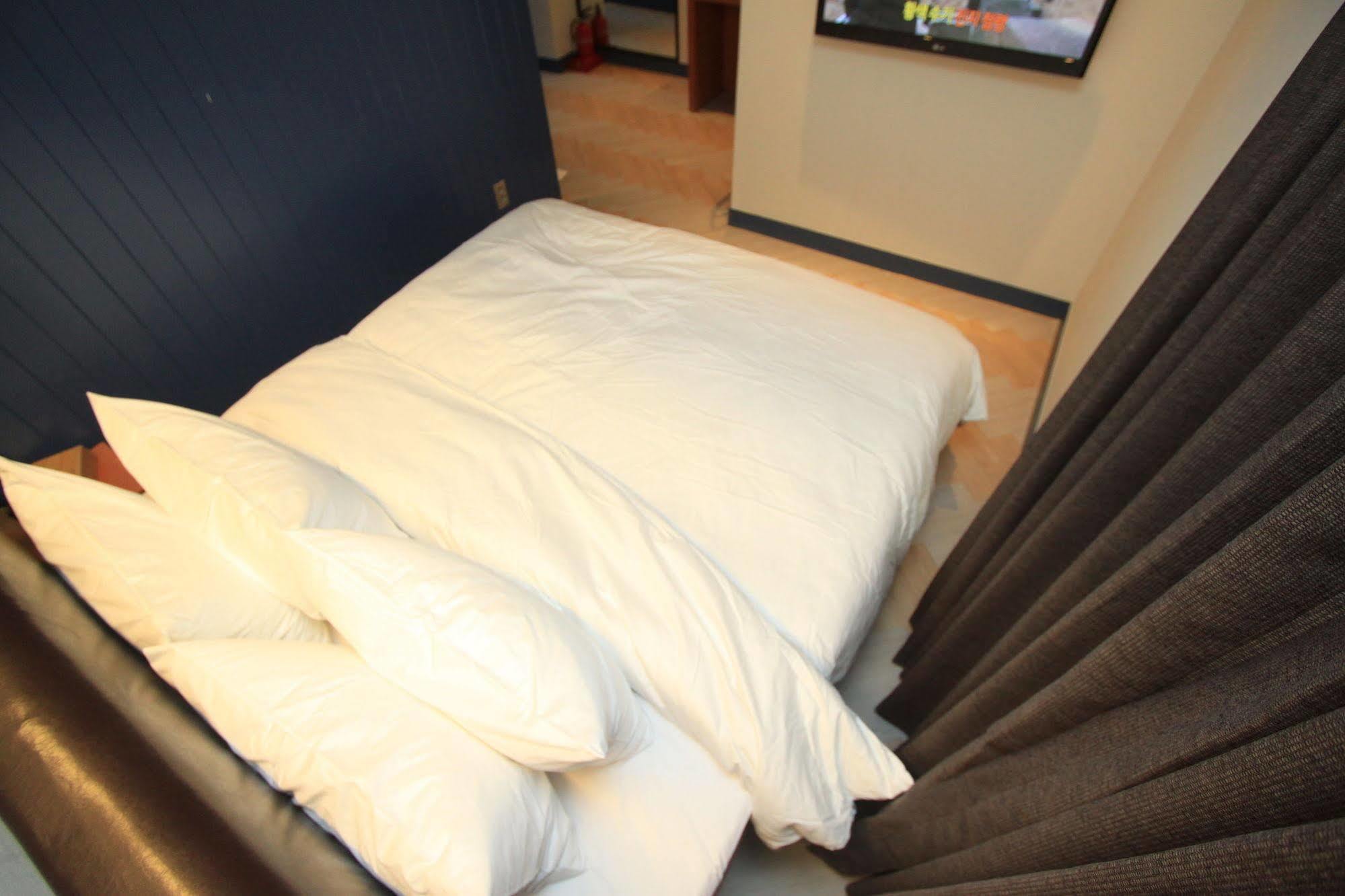 Hound Hotel Changwon Εξωτερικό φωτογραφία